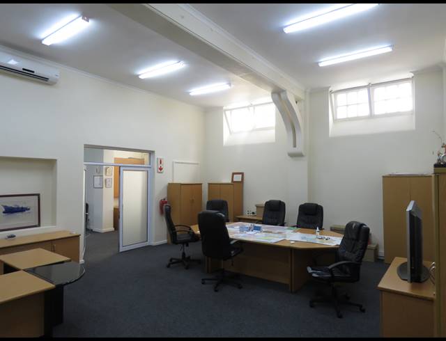 122M² OFFICE TO LET IN PAARDEVLEI